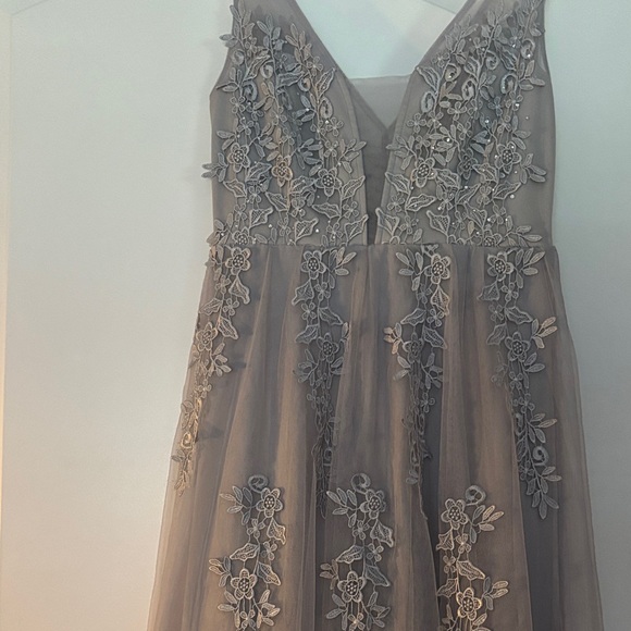 Elegant Gray Floral Kids Dress - Picture 1 of 13